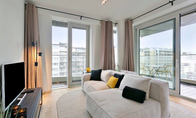 Ostend Apartment | Huswell - Bright, modern apartment with terrace ne