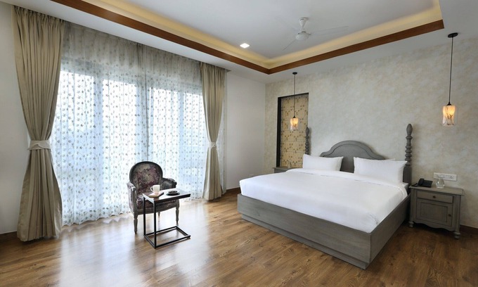Gurugram Apartment | HYDEWEST Rose King Gold Grande Studio Luxury Serviced Residences Apartment