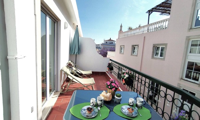 Lagos City Center Apartment | HYPERCENTER PENTHOUSE - 1 bedroom apartment @ true heart of old town