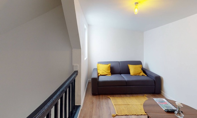 Carmes Apartment | Hypercentre Toulouse 10: cosy, air-conditioned studio apartment