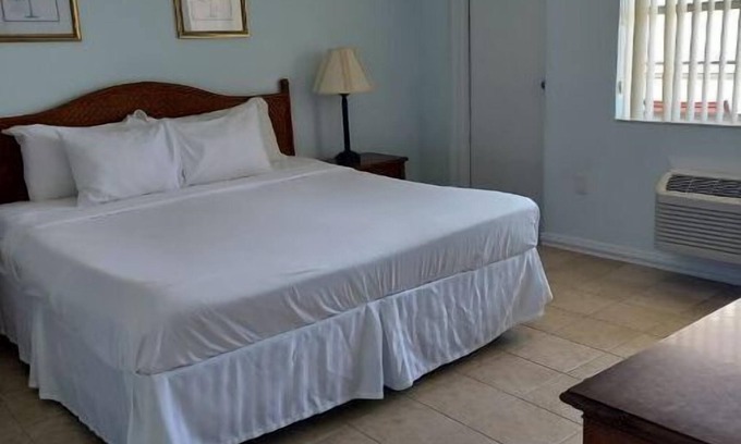 Key Largo Condo | I bedroom condo ,beautiful views of bay .