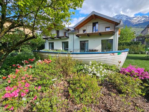 Colico Piano House | I LAGHEE casette BREVA e TIVANO -garden-parking-Lake view - Bike friendly holiday house