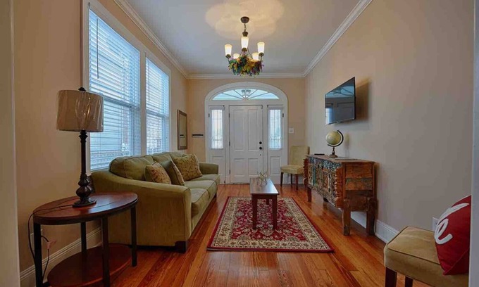 Tulane - Gravier House | Iberville Granduer II