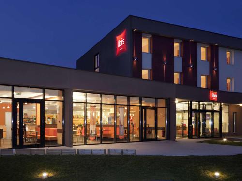 Beauvais Hotel | ibis Beauvais Aéroport