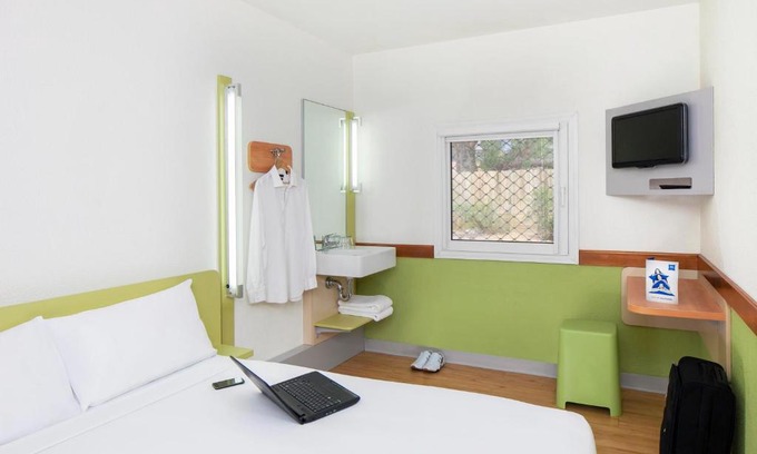 Melbourne Airport Hotel | ibis Budget - Melbourne Airport