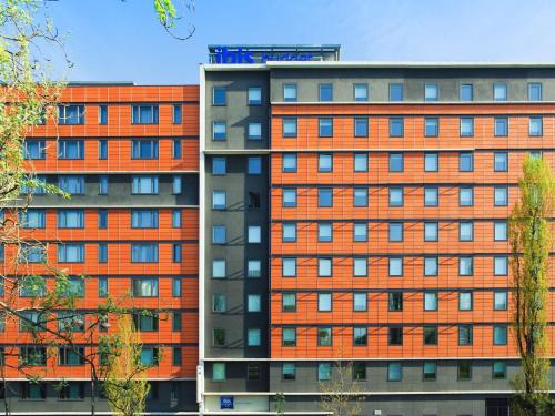 Quartier de la Chapelle Hotel | Ibis Budget Paris porte de la Chapelle - Aréna