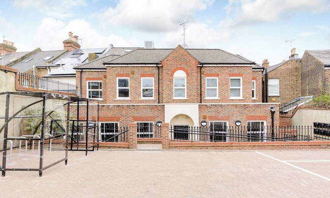 South Richmond Apartment | Ibis House 1 Bedroom | Relaxing Room in Scenic Richmond | Close to Kew Gardens