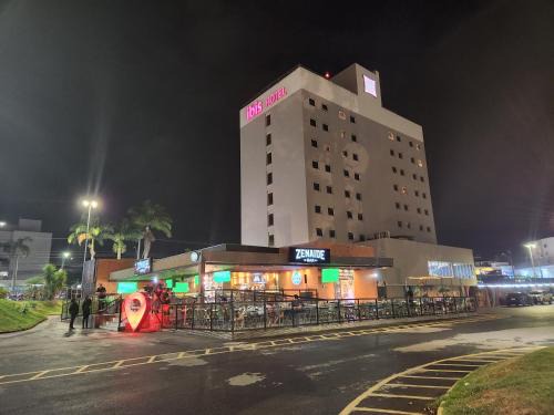 Canelas Hotel | ibis Montes Claros Shopping