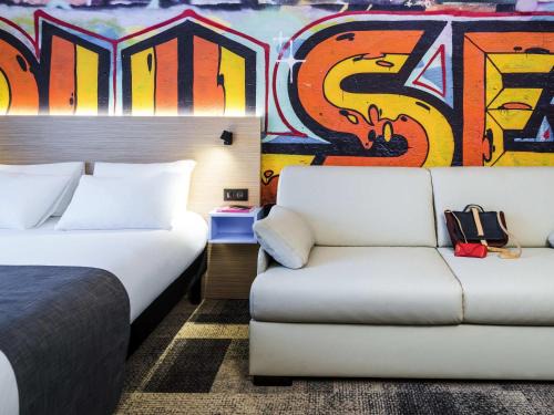Clamart Hotel | ibis Styles Clamart Gare Grand Paris