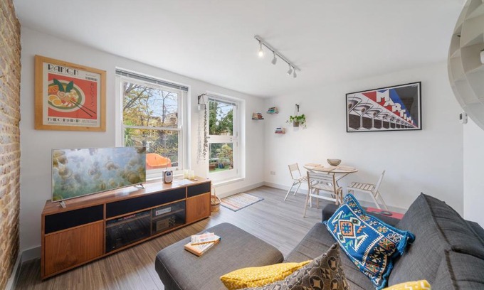 Hackney Downs Apartment | Ickburgh Road Guesthouse