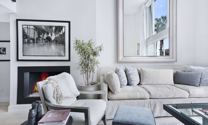 Ocean Park Condo | Iconic California Beach Getaway