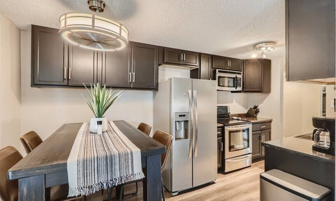 Goldsmith Condo | Ideal for business travelers, corporate stays, urbex enthusiasts, and more!