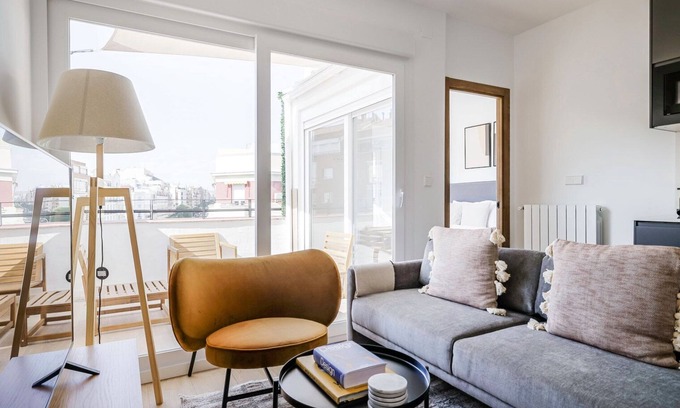 Ibiza Apartment | Ideal Ibiza 2BR w/Doorman & A/C, nr Retiro Park, by Blueground