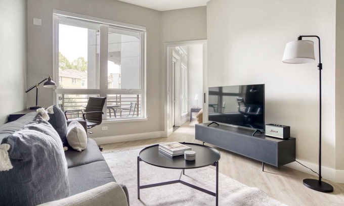 Sunnyvale West Apartment | Ideal Mountain View 1BR w/W/D, Pool & Gym, nr tech HQs, by Blueground