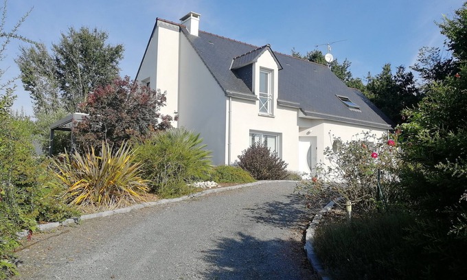 Baudre House | Ideally located between Mont St Michel and the landing beaches