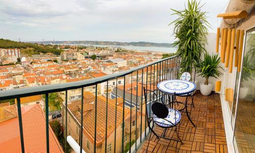 Alges House | Ideally located with perfect views