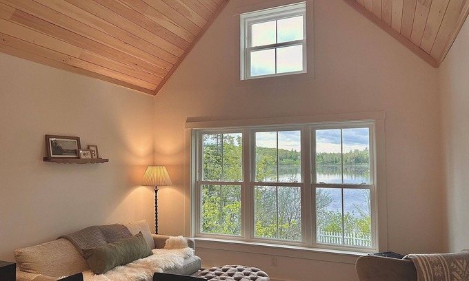 Mount Holly Cottage | Idlewild Cottage: A cozy lakeside cottage in Mount Holly, VT