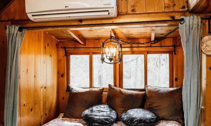 Idyllwild Cabin | Idyllcottage: Located in Historic District with Spa, Fireplace, AC, Fenced-Patio, and Pet-Friendly!