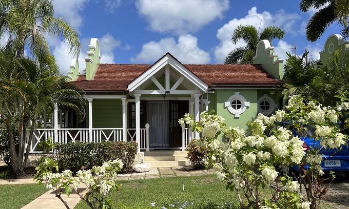 Porters House | Idyllic 7 Porters Court, Beach Club Membership, pool, 5min walk beach, Holetown