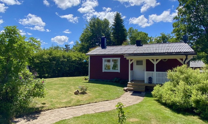 Fasalt House | Idyllic holiday home near Örkelljunga, sun terrace, wood-burning stove, forests and lakes