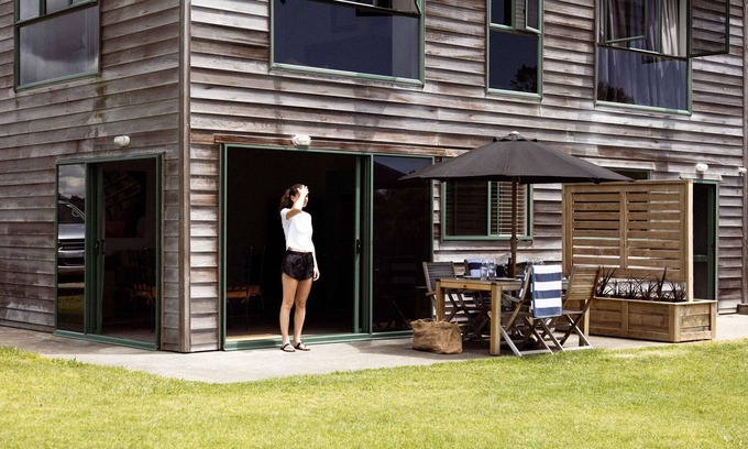 Tutukaka Apartment | Idyllic, secluded vineyard property perched above Waiparore Cove