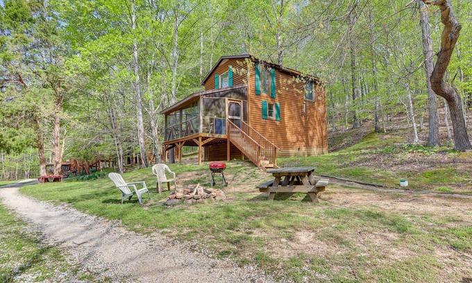 Taswell Cabin | Idyllic Southern Indiana Cabin Near Patoka Lake!