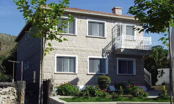 Larino Apartment | Ignacio D-Apartment at the beach in Lariño