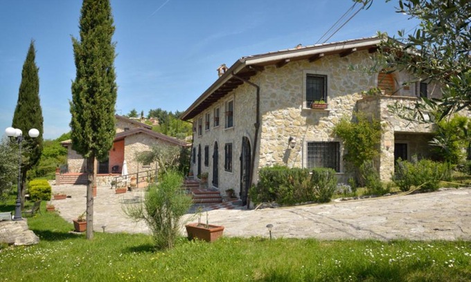 Castel San Pietro Romano Apartment | Il Casale Delle Ginestre