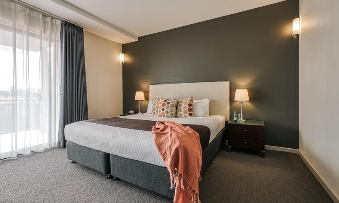Kangaroo Point Hotel | Il Mondo Boutique Hotel