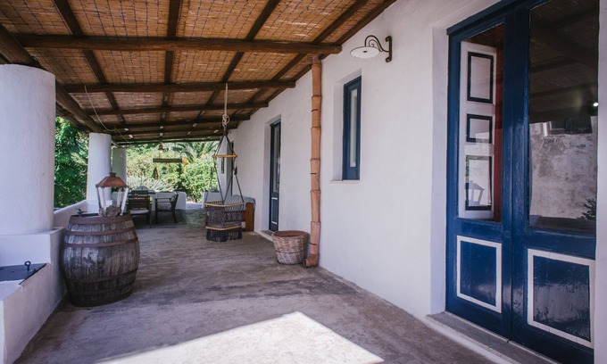 Malfa Villa | Il Palmento Di Salina is a typical Aeolian private house with a terrace and garden with sea views