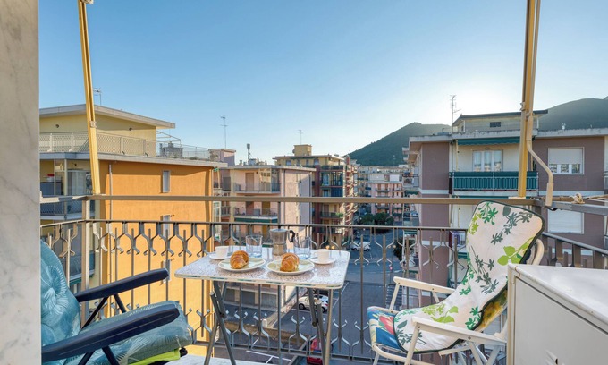 Borghetto Santo Spirito Apartment | Il Rifugio - Town Center, Borghetto Santo Spirito, Italy