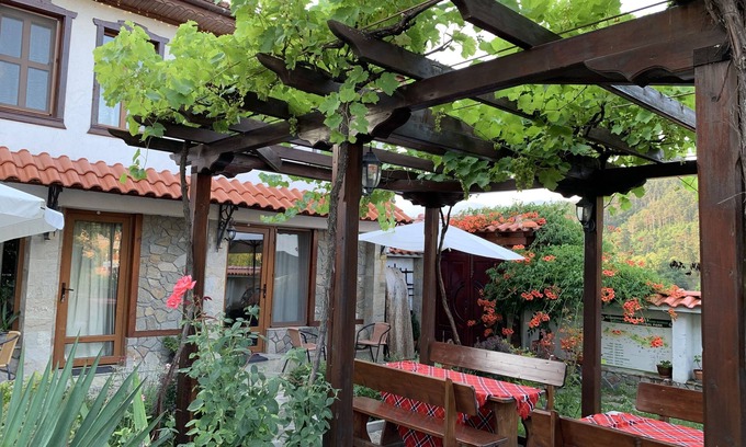 Kalofer House | Iliikova House