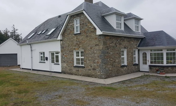 Glin House | Immaculate 5-Bed House in Glin, Limerick