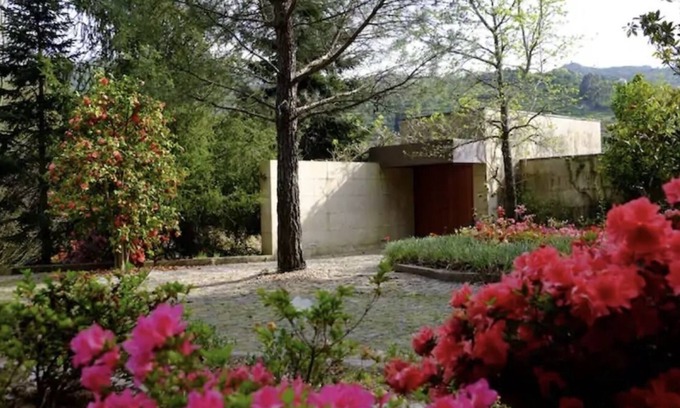 Santa Cruz do Douro House | Impeccable 5 Bed House in Santa Cruz do Douro