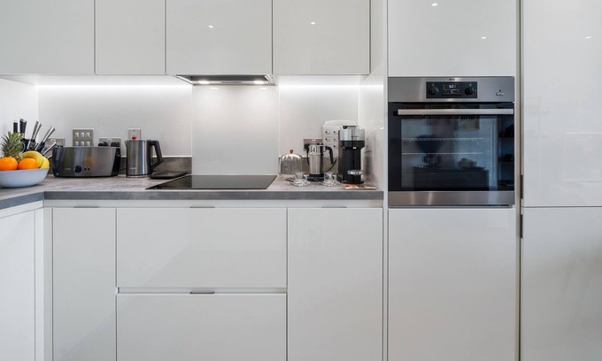 Lansbury Apartment | Impeccable Flat Near Canary Wharf and the City