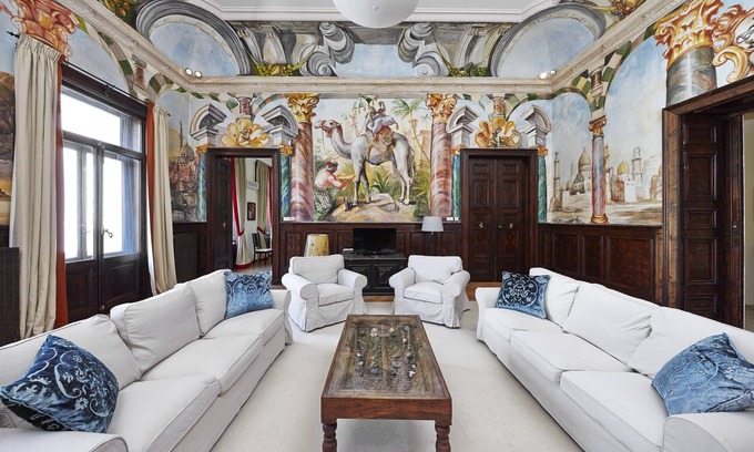 Landstrasse Apartment | Imperial Condo in Vienna