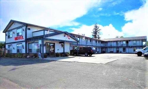 100 Mile House Hotel | Imperial Motel