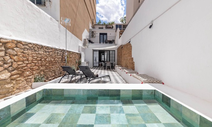 Jesus Apartment | Impresionante Loft de Estilo Urbano con Terraza. Un Oasis en la Ciudad