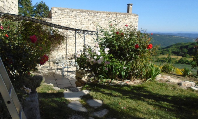 Vacheres House | In a charming village in the Luberon Natural Park