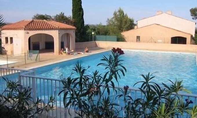 Cavalaire-sur-Mer House | in a residence with swimming pool