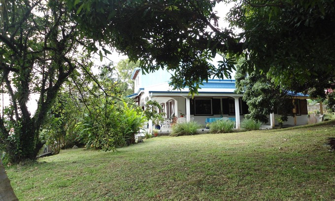 Saint-Claude Apartment | IN A TREATED VILLA, A COMFORTABLE PRIVATE APARTMENT, SUPERB SEA/MOUNTAIN VIEW