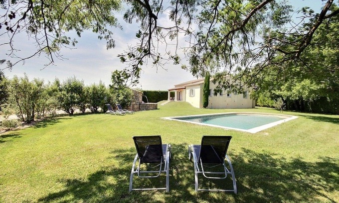 Cabrieres-d'Avignon Villa | In PROVENCE, Facing LUBERON, A LITTLE CORNER OF PARADISE, PRIVATE VILLA FOR 6 Pers
