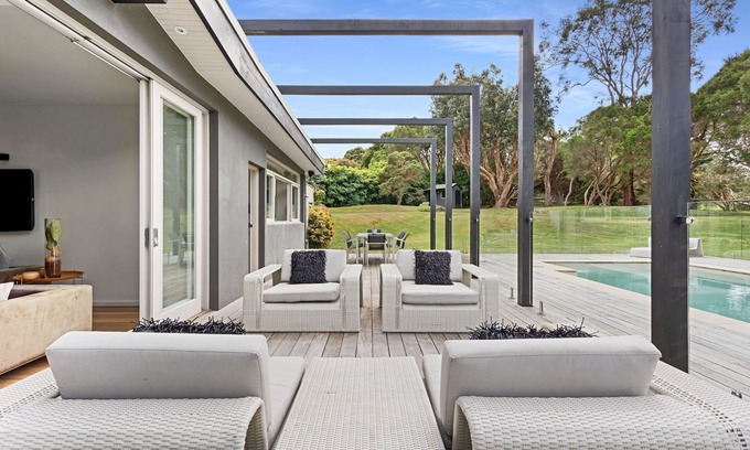 Shoreham House | In Shoreham, stunning Beach House, 5min walk to beach, huge capacity, sleeps 16