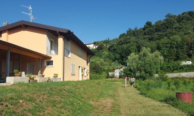Villanuova sul Clisi Apartment | In the countryside 7 km from Lake Garda.