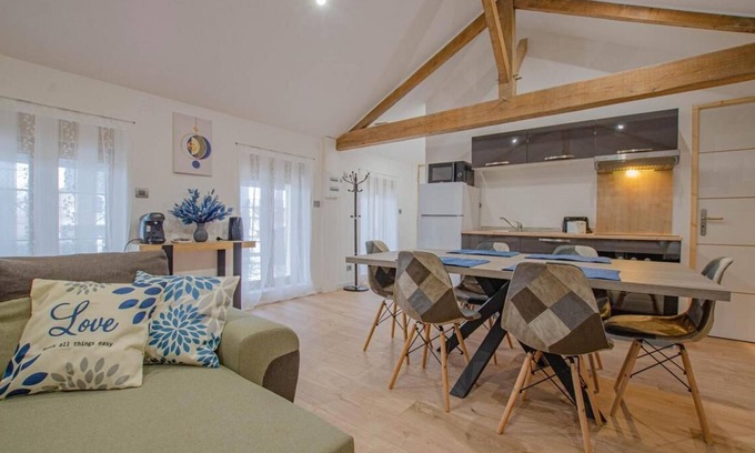 Joncreuil Apartment | In the countryside between Lac du Der and the lakes and forests of the Orient, the great egret