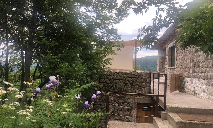 Labastide-sur-Besorgues House | In the heart of nature