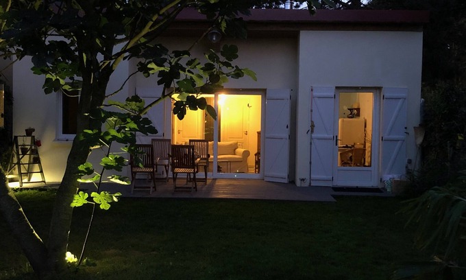 Berck-sur-Mer House | In the garden of No. 108