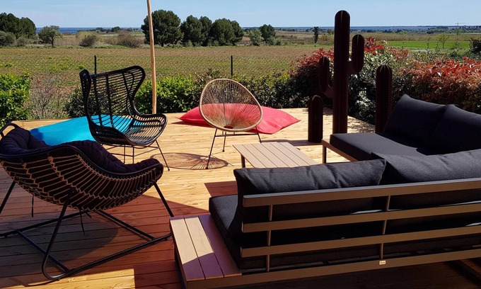 Pomerols Ski Chalet | In the heart of a wine-growing estate, cottage with swimming pool, sea view and Thau lagoon