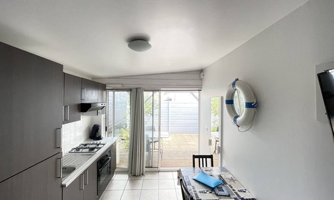 La Flotte Cottage | In the heart of La Flotte - House for 2 people - Private patio - Private parking
