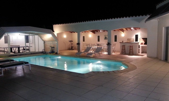Les Amarats Villa | in the heart of the Parc de la Campane 15, 20 minutes from the beaches